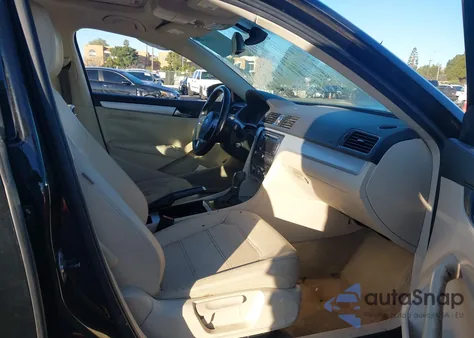 2012 Volkswagen Passat 2.5L Se из США, поврежденный, VIN 1VWBP7A39CC039885